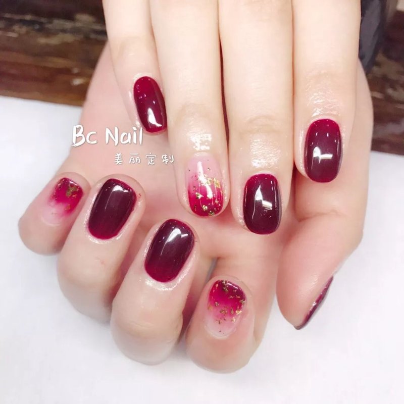 美甲美睫：指尖上的精致艺术